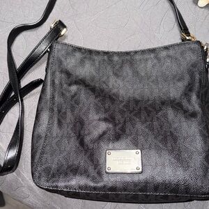 Michael kors crossbody